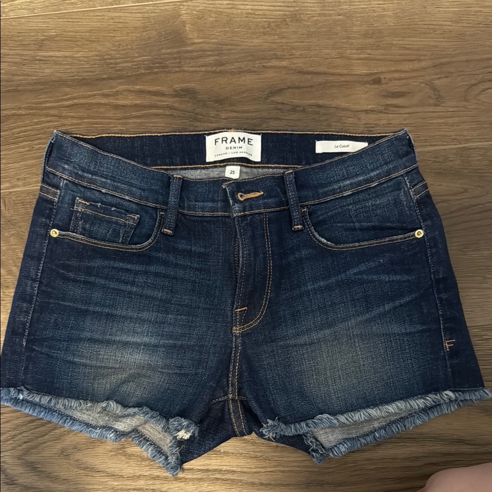 Frame Le Cutoff Shorts